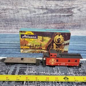 Vintage Athearn H.O scale ATSF Santa Fe caboose and extra frame red/black